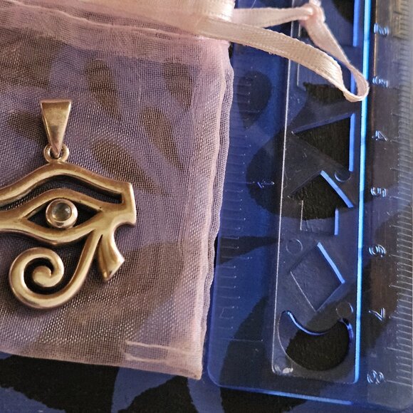 EYE OF HORUS - Sterling Silver Moonstone Pendant - Picture 2 of 6